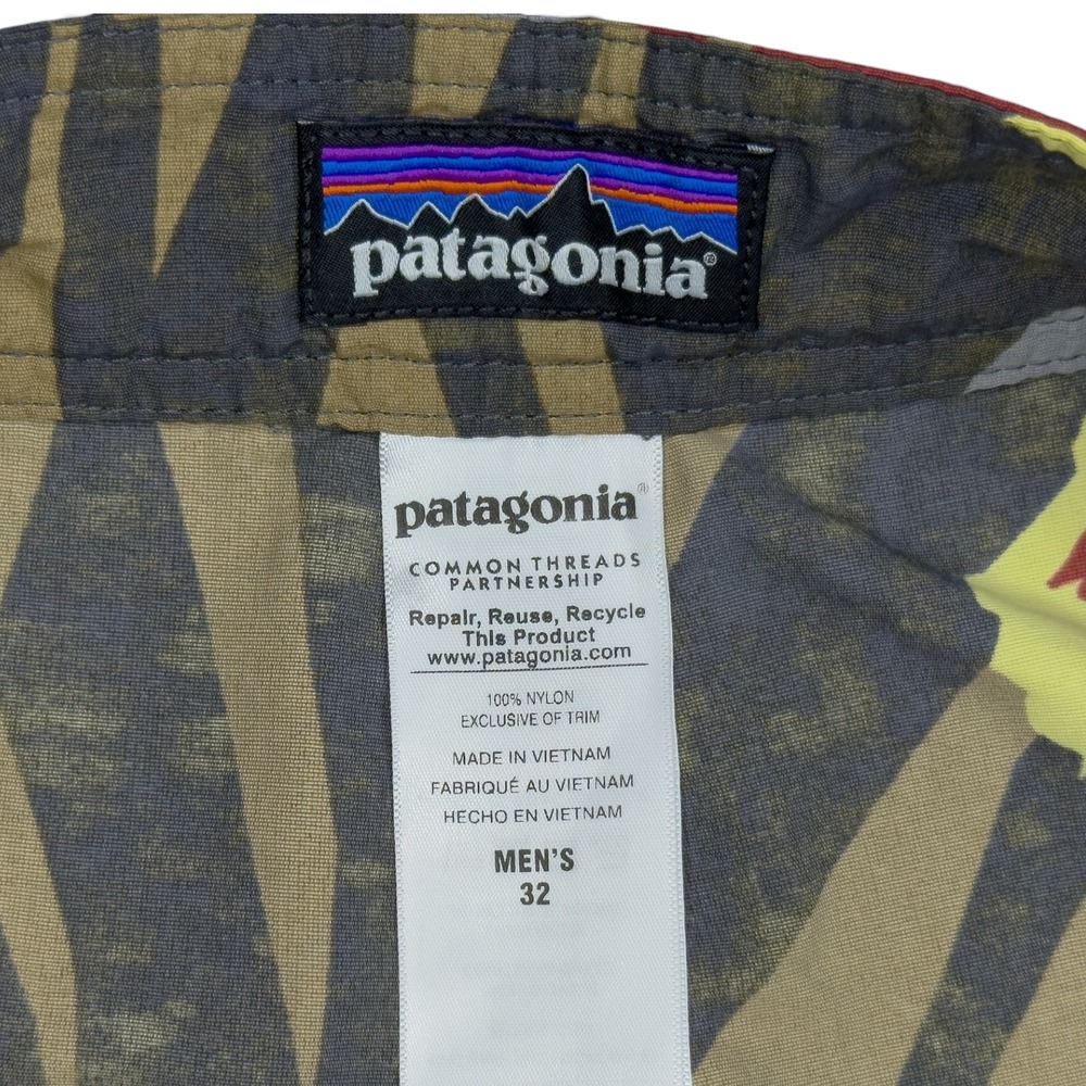 Patagonia Wavefarer Board Shorts Brown Red Yellow Hawaiian Floral Men's Size‎ 32 - Picture 4 of 6